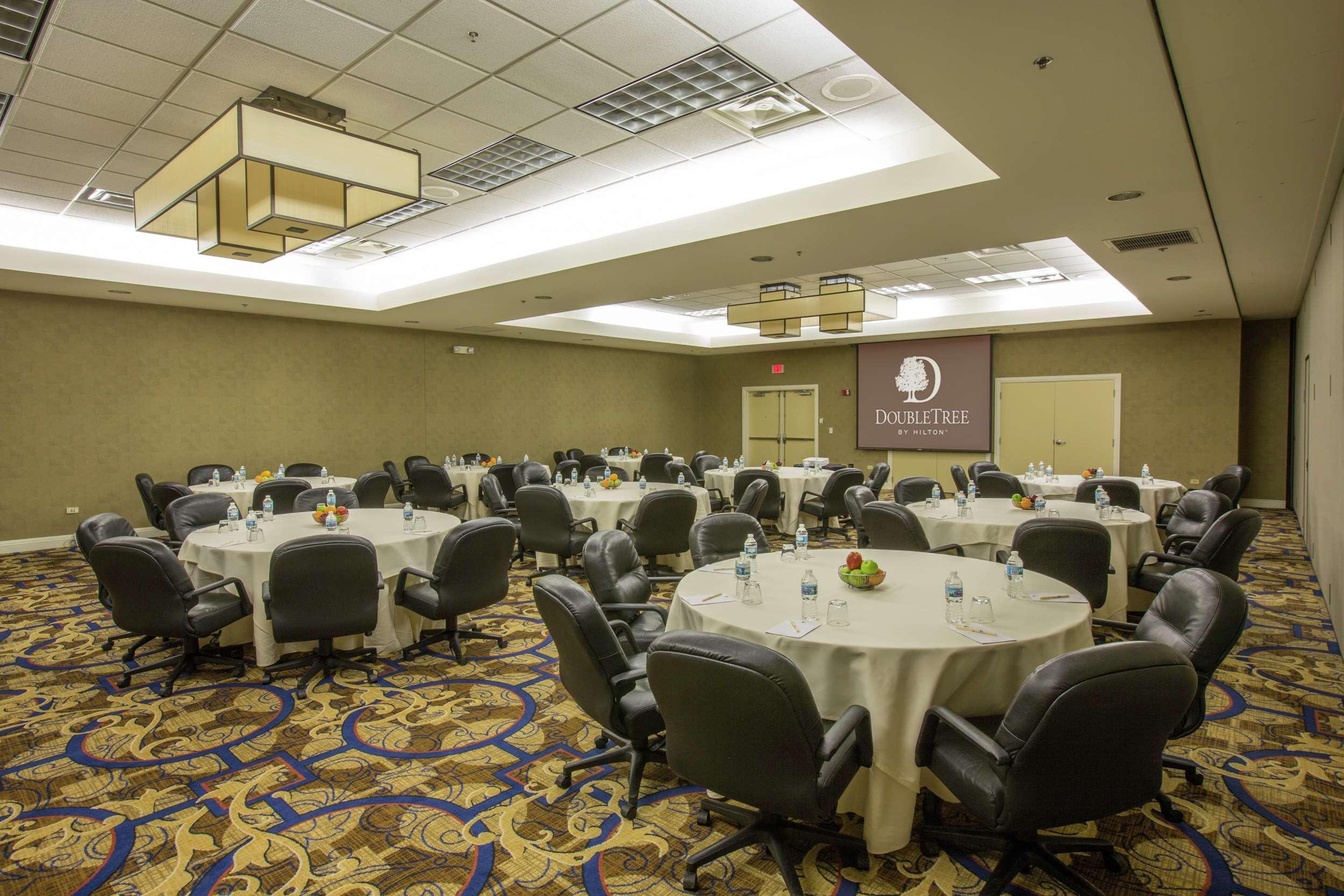 Doubletree By Hilton Chicago O'Hare Airport-Rosemont Hotel Exterior photo