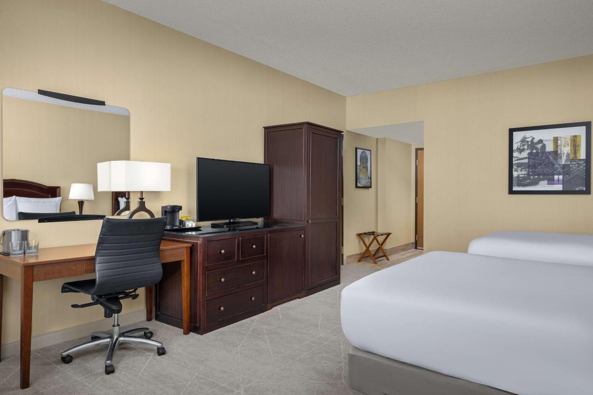 Doubletree By Hilton Chicago O'Hare Airport-Rosemont Hotel Exterior photo
