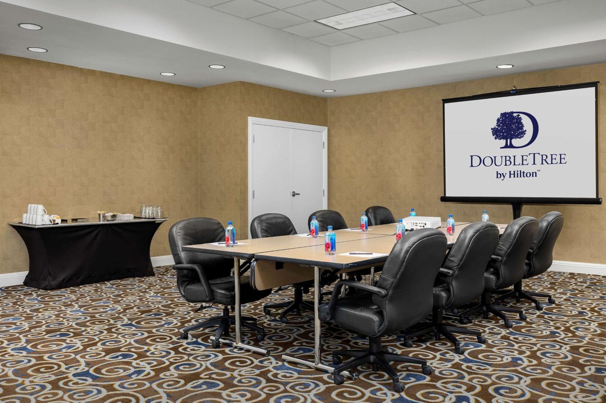 Doubletree By Hilton Chicago O'Hare Airport-Rosemont Hotel Exterior photo
