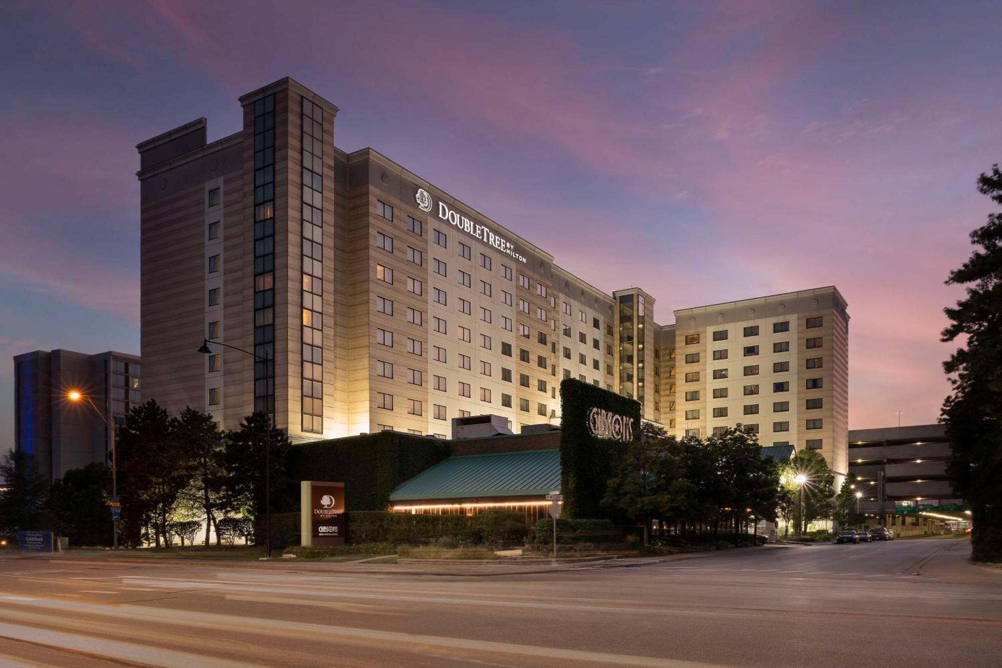 Doubletree By Hilton Chicago O'Hare Airport-Rosemont Hotel Exterior photo